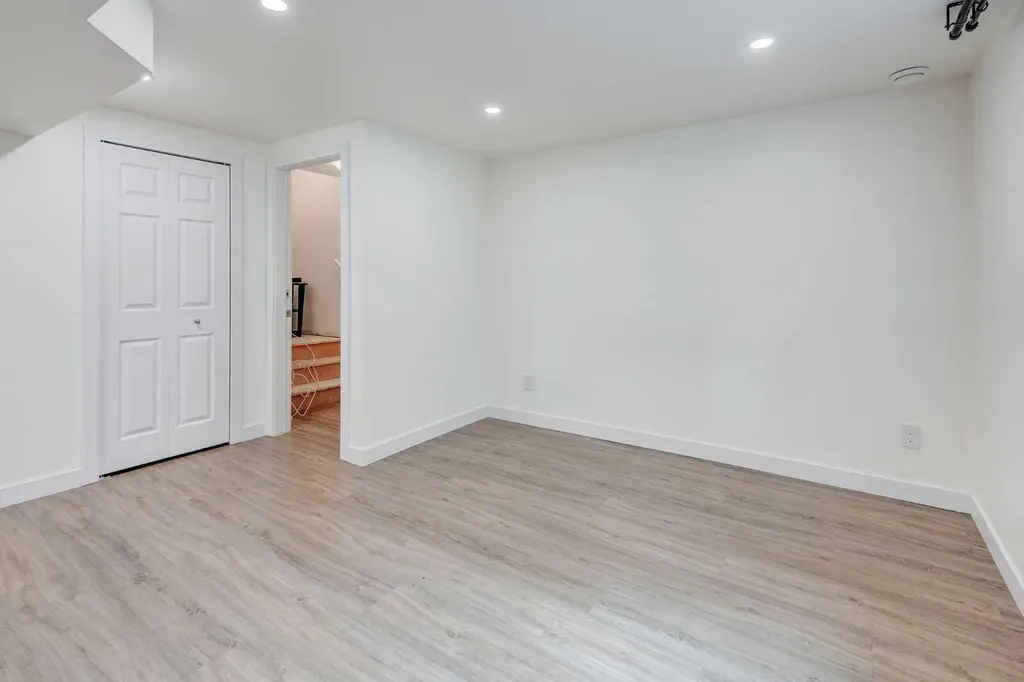 1320 116 Avenue SW Calgary AB t2w2a5