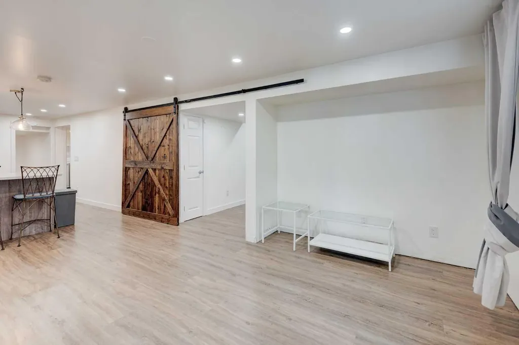 1320 116 Avenue SW Calgary AB t2w2a5