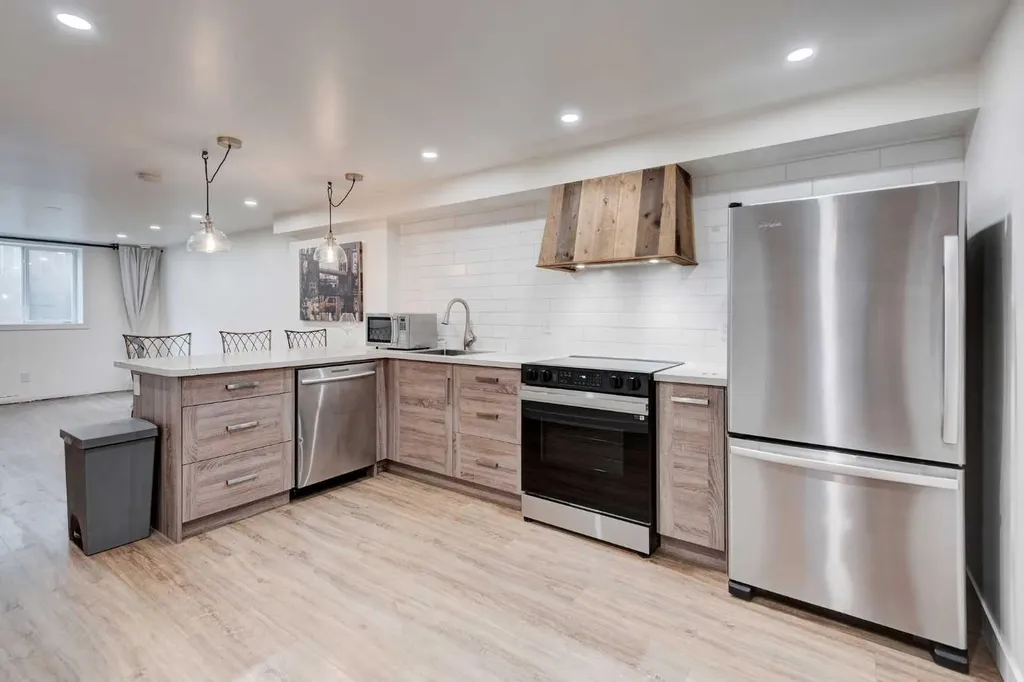 1320 116 Avenue SW Calgary AB t2w2a5