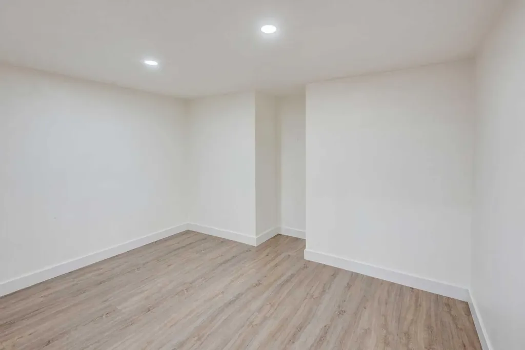 1320 116 Avenue SW Calgary AB t2w2a5