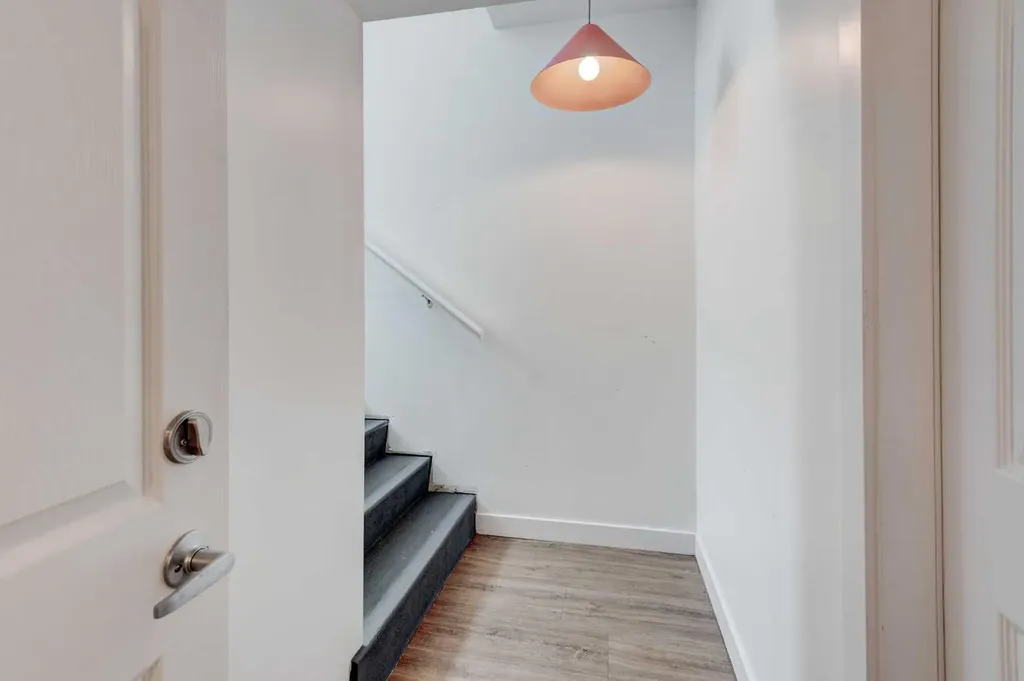 1320 116 Avenue SW Calgary AB t2w2a5
