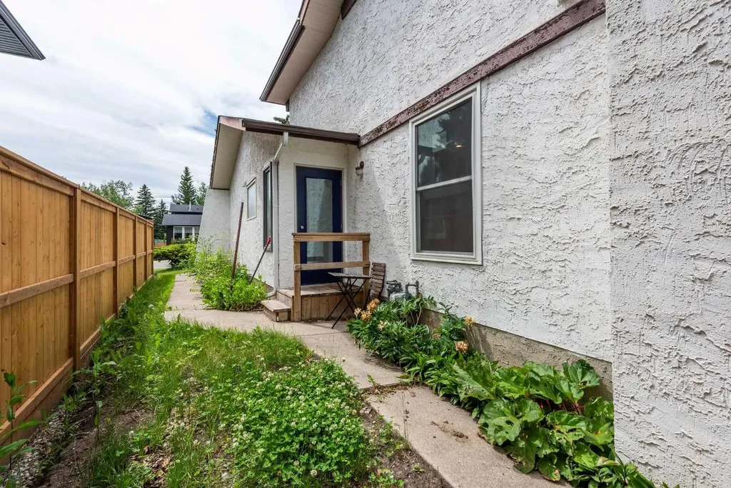 1320 116 Avenue SW Calgary AB t2w2a5