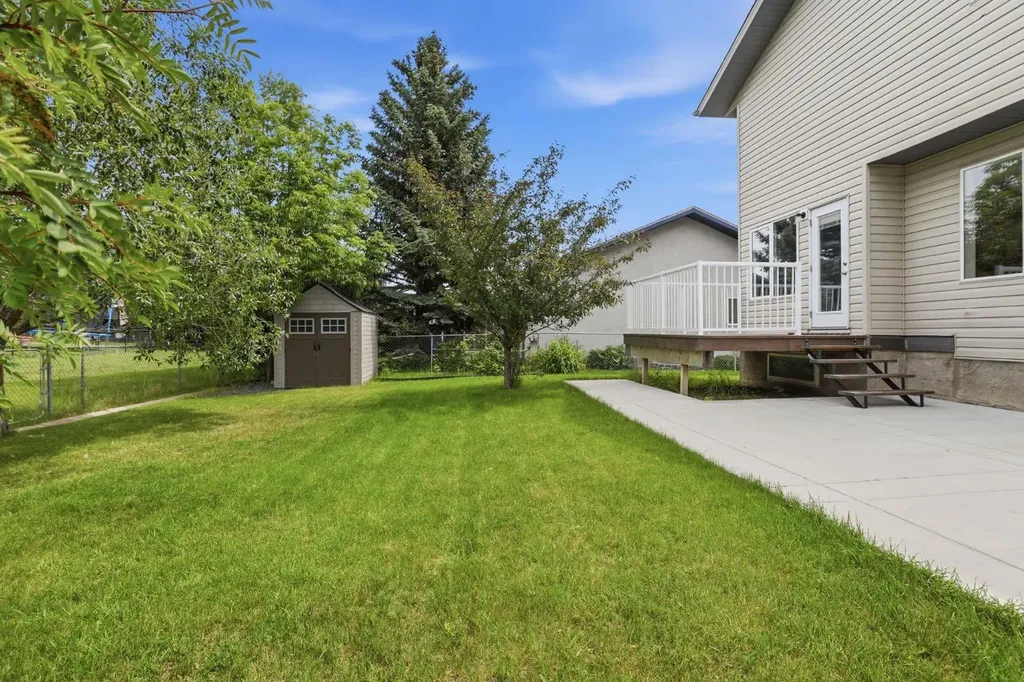1702 Riverside Drive NW High River AB T1V1W9