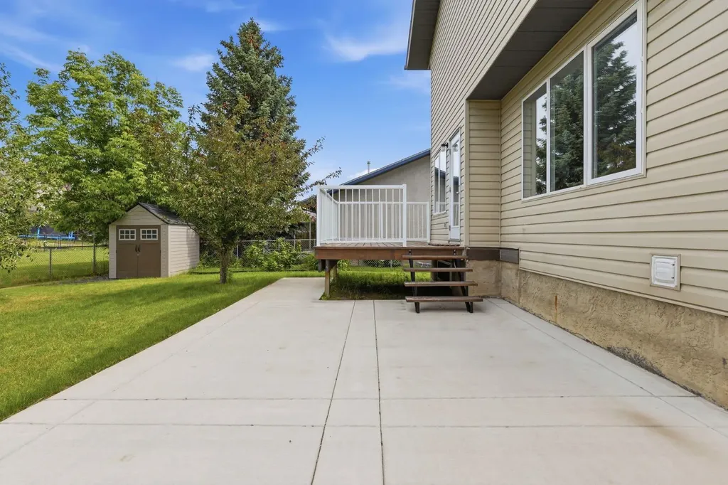 1702 Riverside Drive NW High River AB T1V1W9