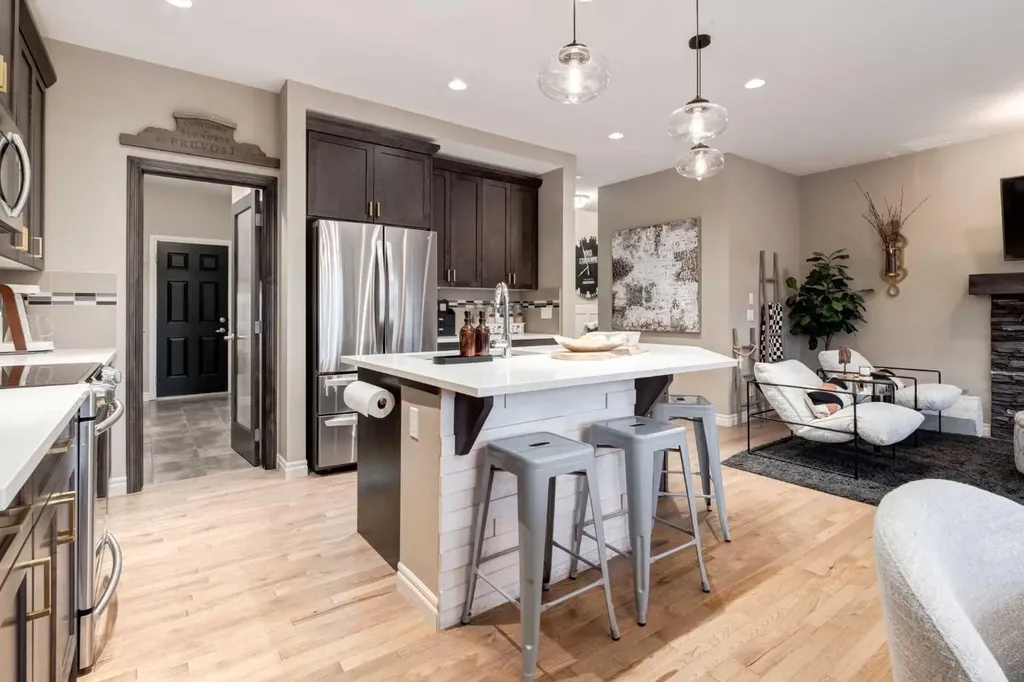 444 Evansglen Drive NW Calgary AB T3P 0P1