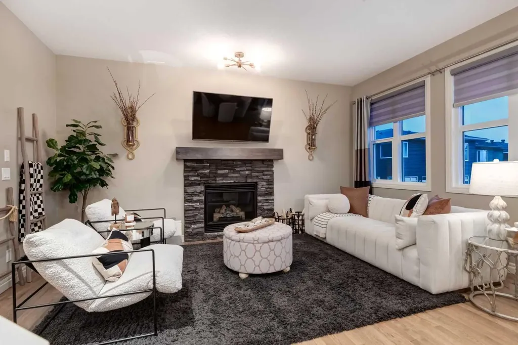 444 Evansglen Drive NW Calgary AB T3P 0P1