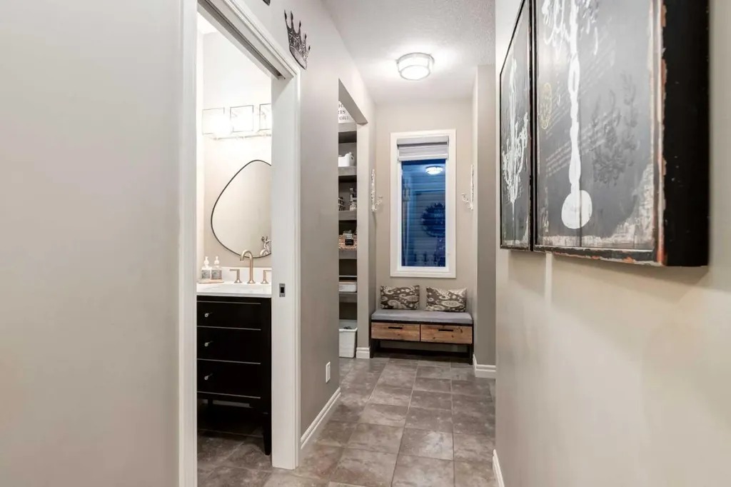 444 Evansglen Drive NW Calgary AB T3P 0P1