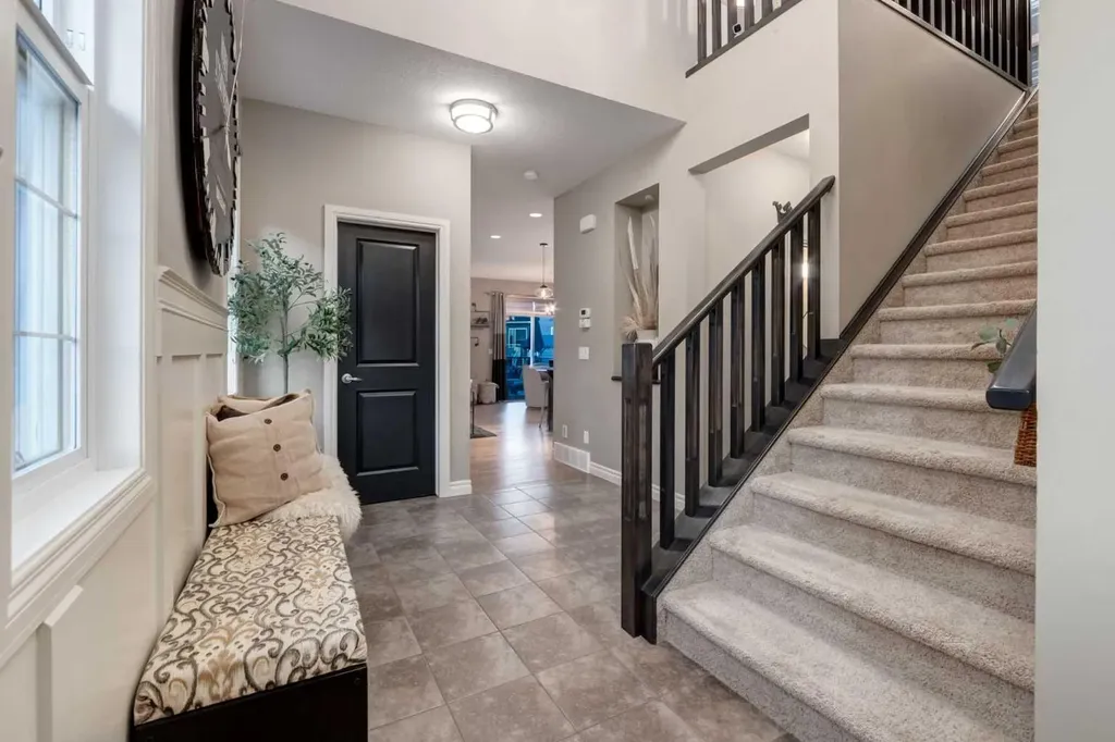 444 Evansglen Drive NW Calgary AB T3P 0P1