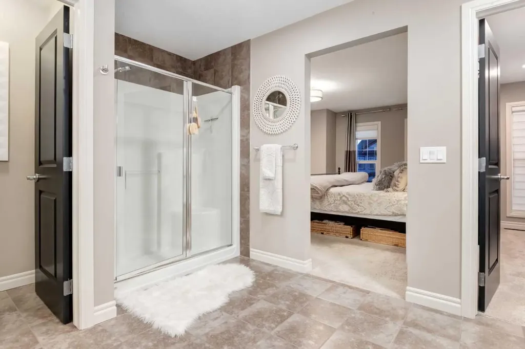 444 Evansglen Drive NW Calgary AB T3P 0P1