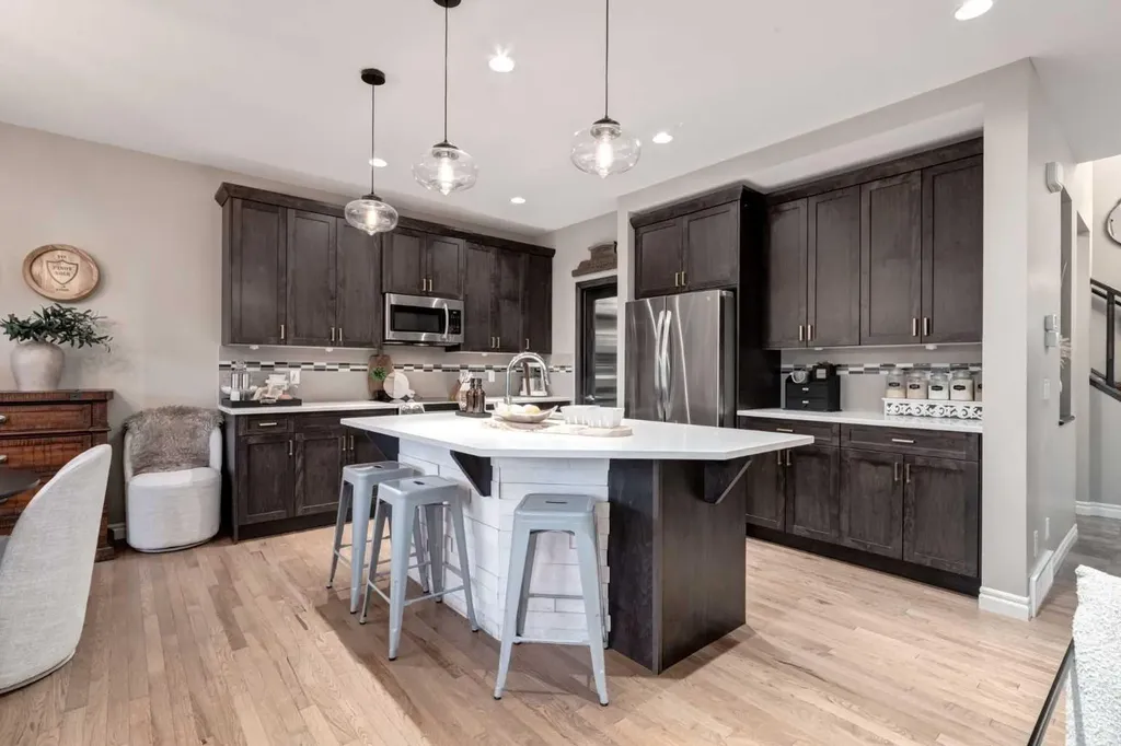 444 Evansglen Drive NW Calgary AB T3P 0P1