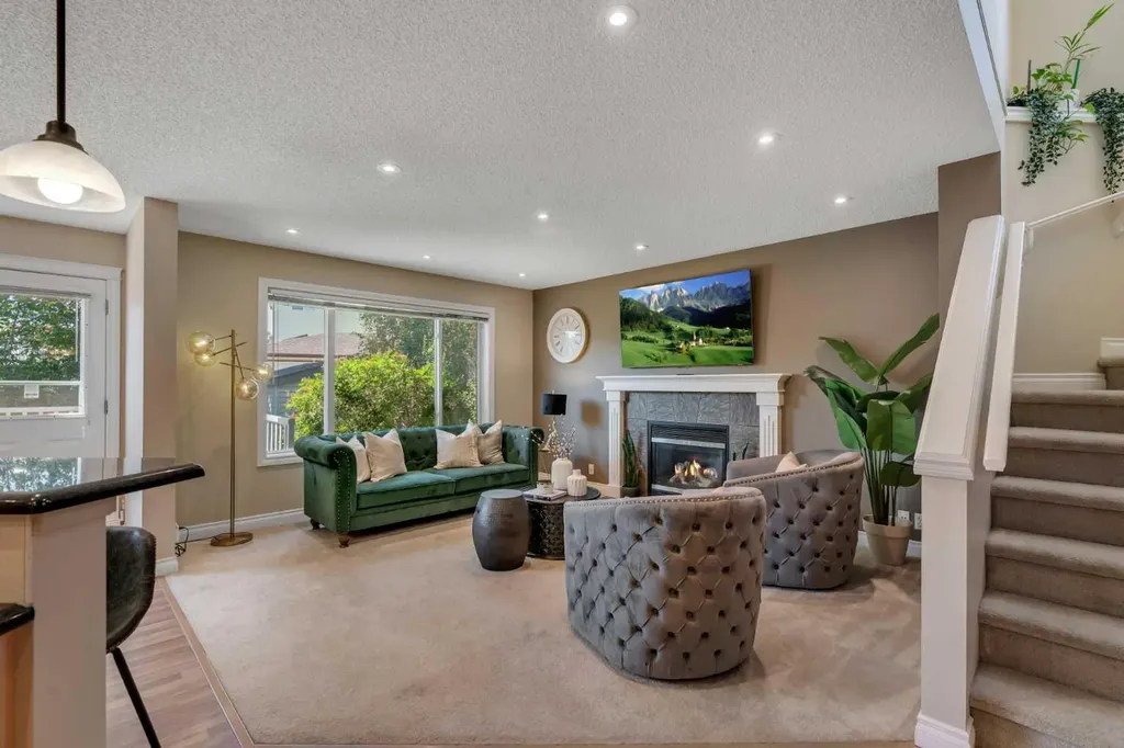 292 Coville Close NE Calgary AB T3K 5V7