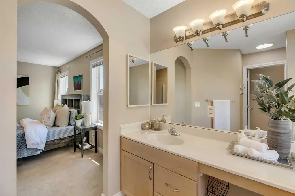 292 Coville Close NE Calgary AB T3K 5V7