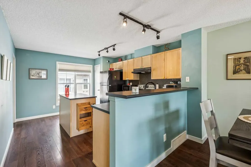 23 Toscana Gardens NW Calgary AB T3L 3C2