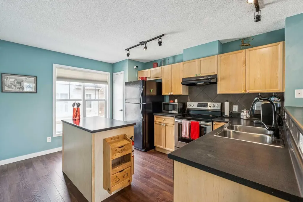 23 Toscana Gardens NW Calgary AB T3L 3C2