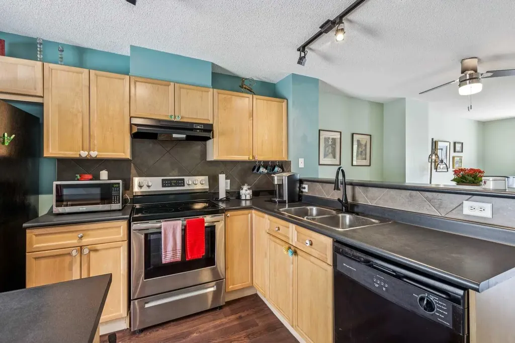 23 Toscana Gardens NW Calgary AB T3L 3C2