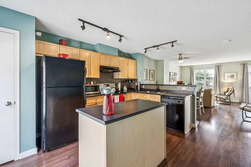 23 Toscana Gardens NW Calgary AB T3L 3C2