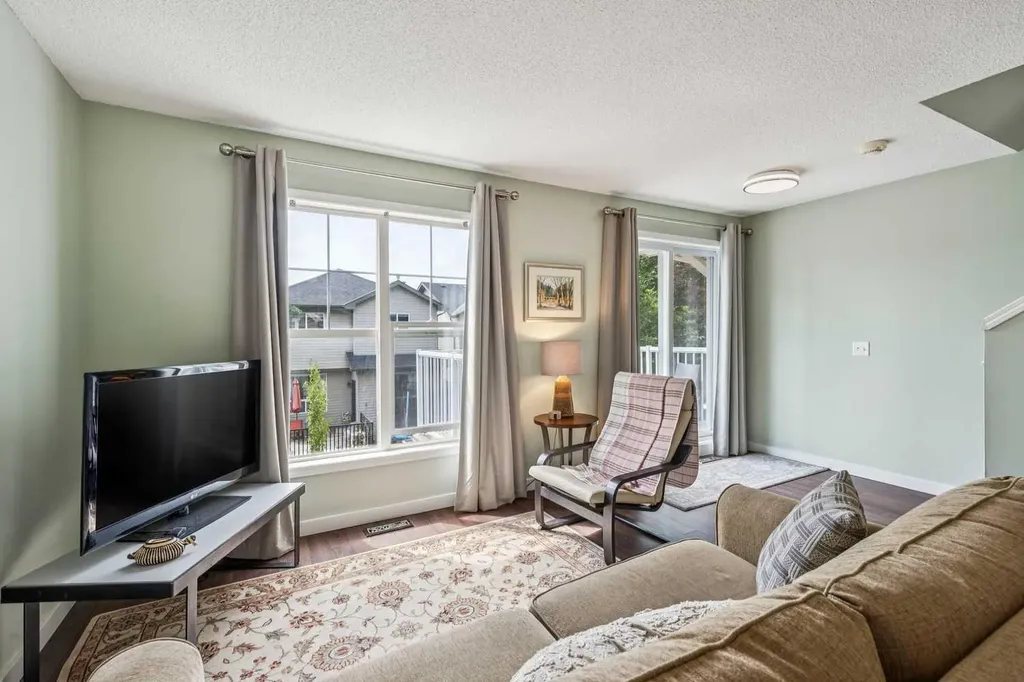 23 Toscana Gardens NW Calgary AB T3L 3C2