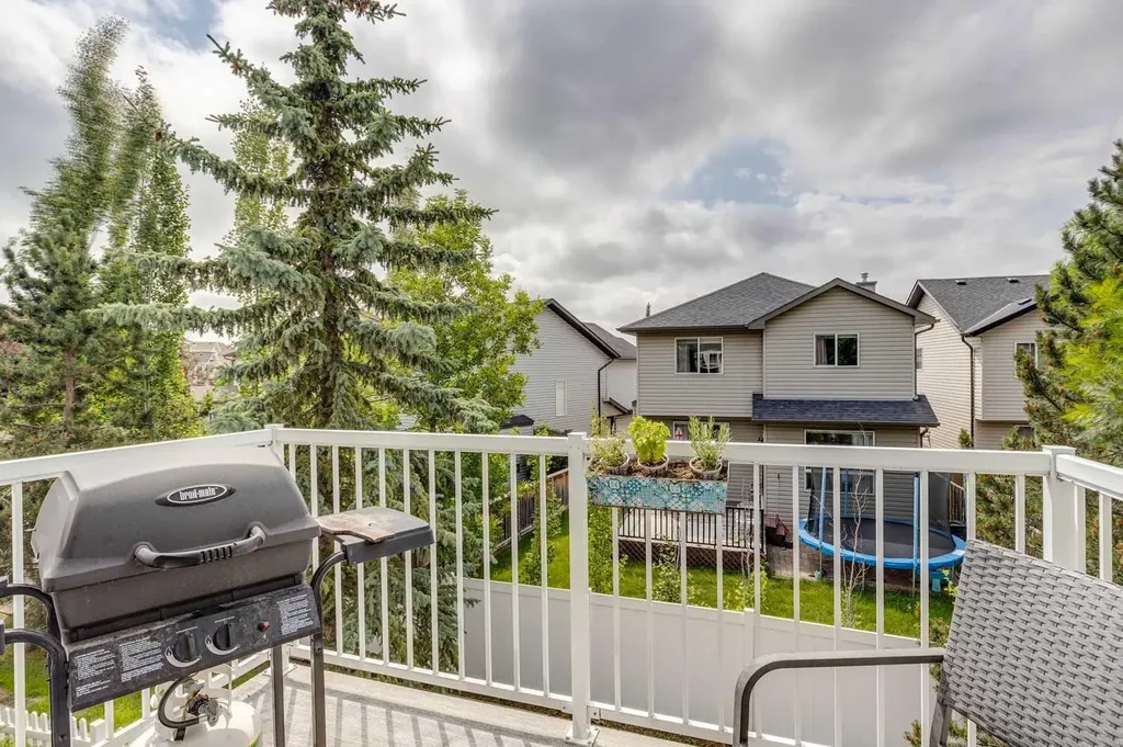 23 Toscana Gardens NW Calgary AB T3L 3C2