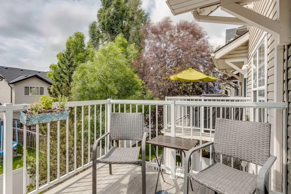 23 Toscana Gardens NW Calgary AB T3L 3C2