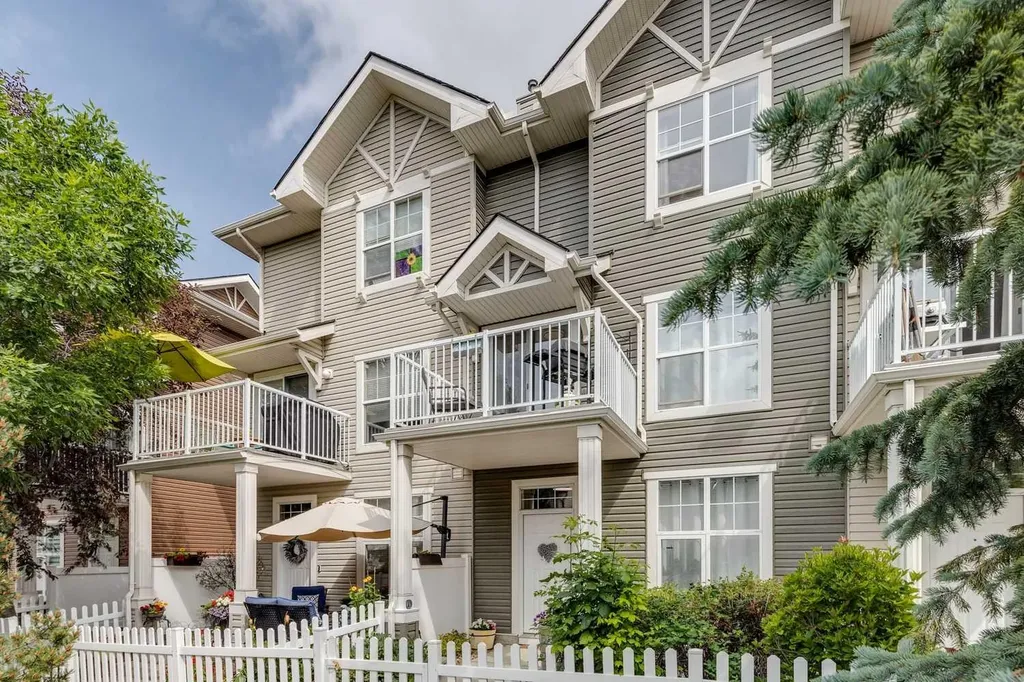 23 Toscana Gardens NW Calgary AB T3L 3C2