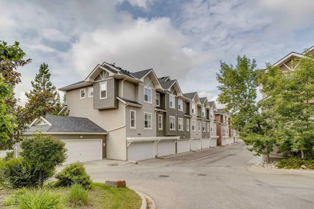 23 Toscana Gardens NW Calgary AB T3L 3C2