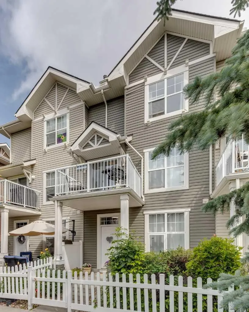 23 Toscana Gardens NW Calgary AB T3L 3C2
