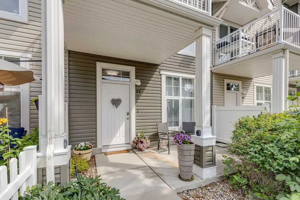 23 Toscana Gardens NW Calgary AB T3L 3C2
