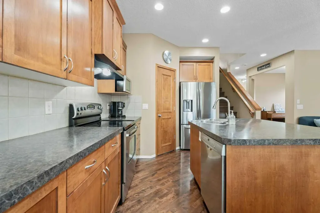 266 Cranwell Bay SE Calgary AB T3M 1G2