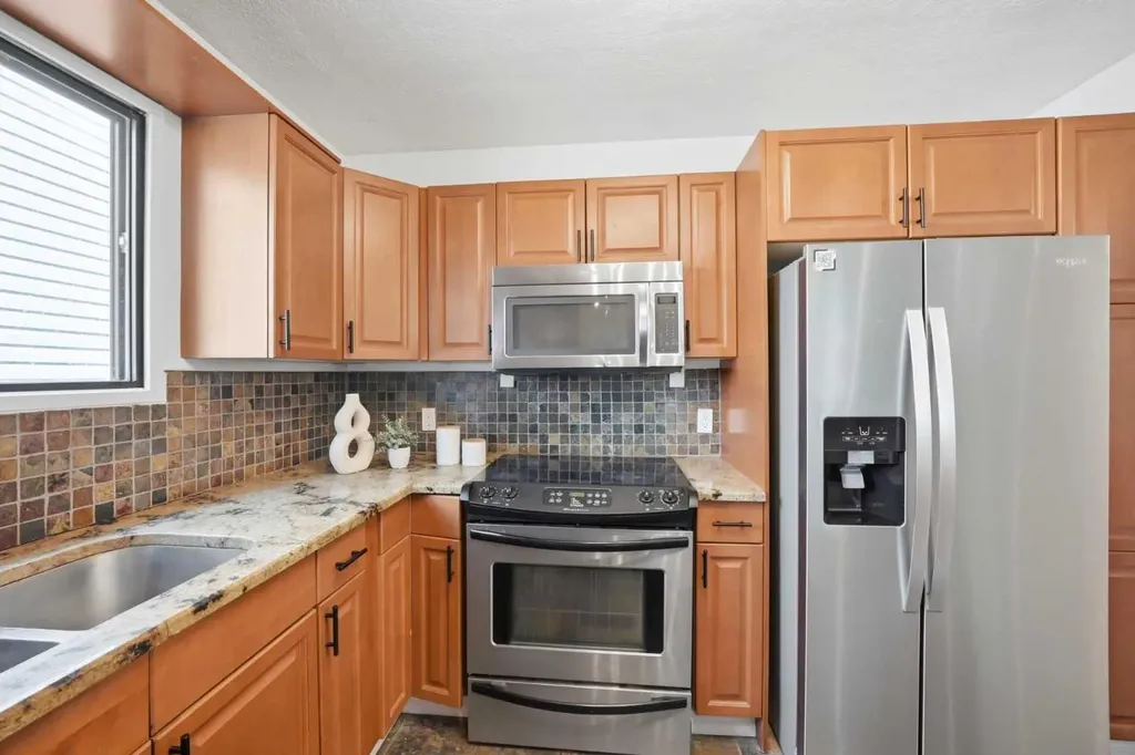 1004 Mckinnon Drive NE Calgary AB T2E 7R8