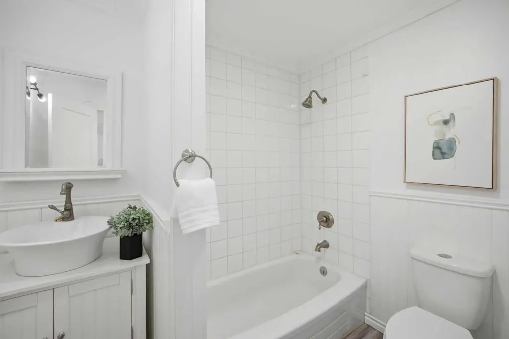 1004 Mckinnon Drive NE Calgary AB T2E 7R8