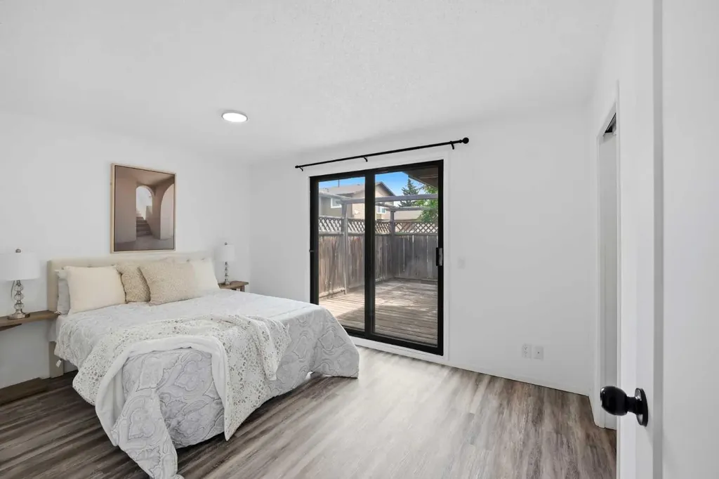 1004 Mckinnon Drive NE Calgary AB T2E 7R8