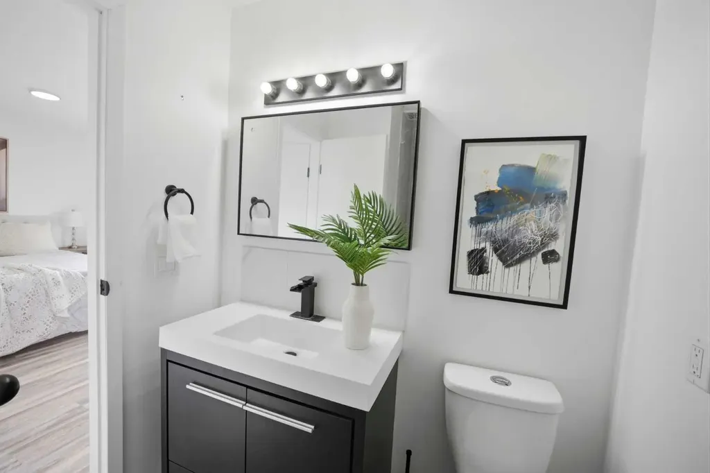 1004 Mckinnon Drive NE Calgary AB T2E 7R8