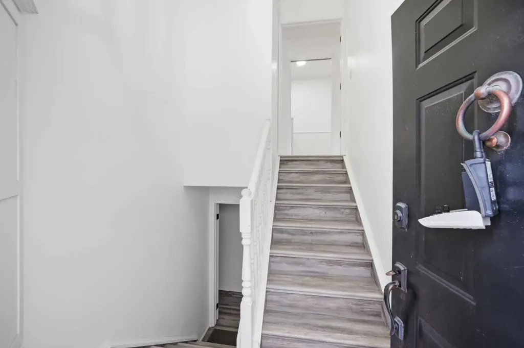1004 Mckinnon Drive NE Calgary AB T2E 7R8