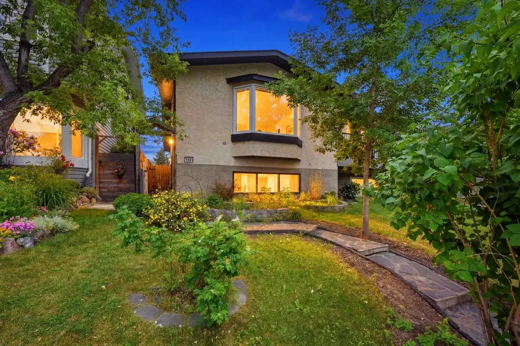 1004 Mckinnon Drive NE Calgary AB T2E 7R8