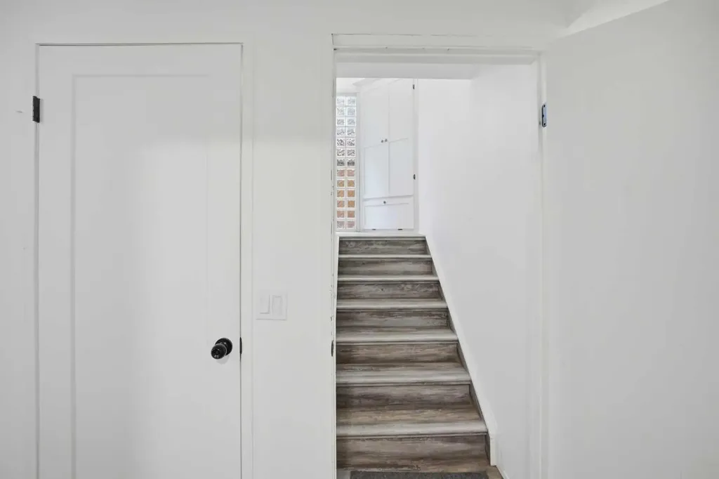 1004 Mckinnon Drive NE Calgary AB T2E 7R8