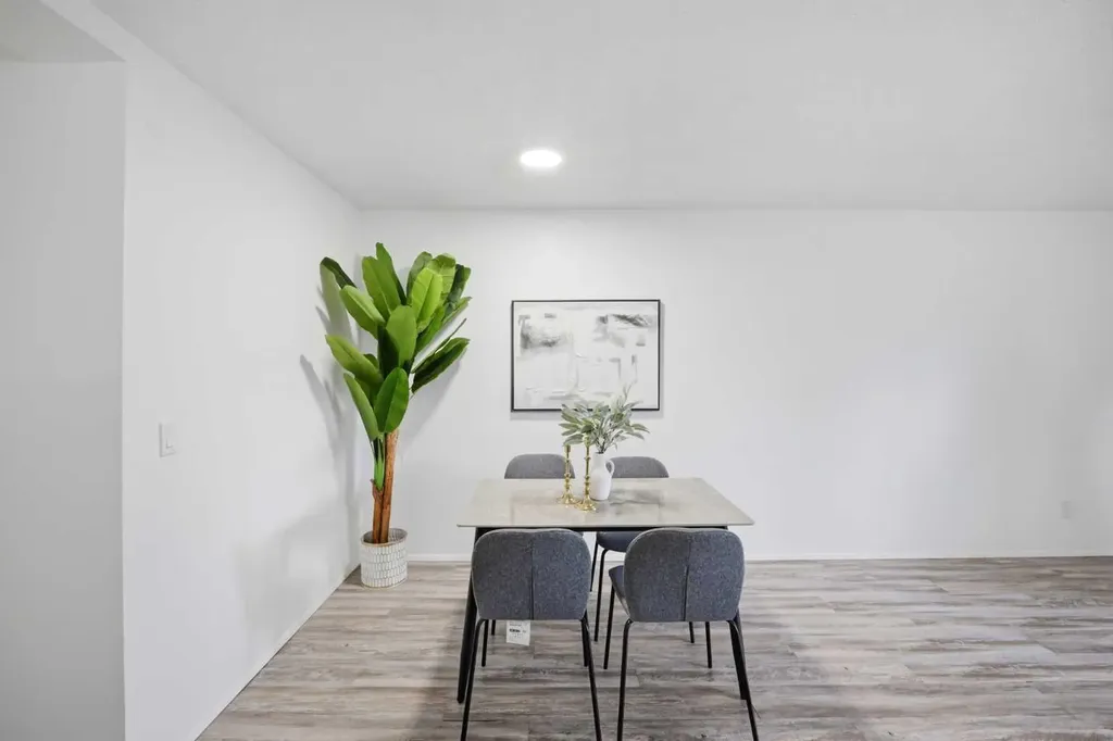 1004 Mckinnon Drive NE Calgary AB T2E 7R8