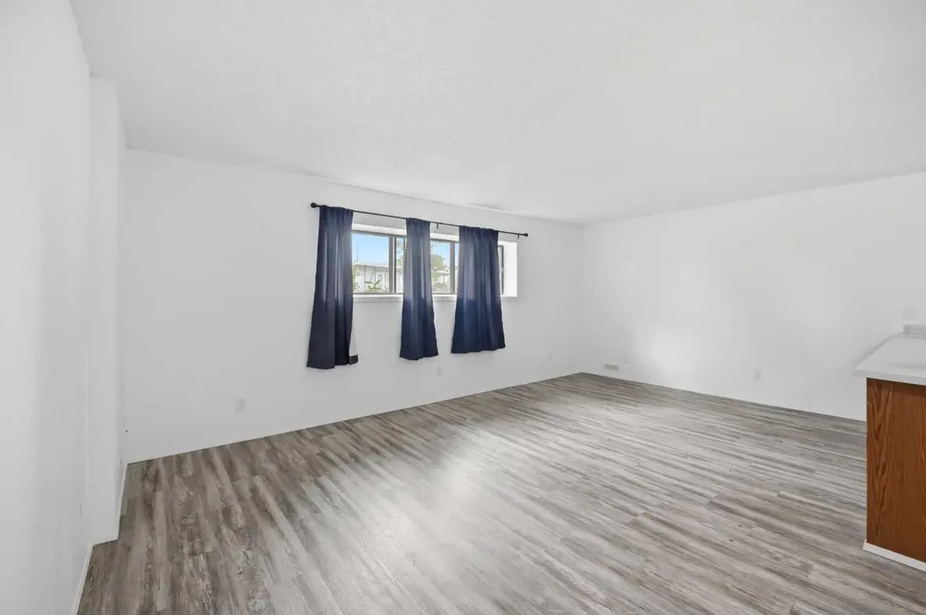 1004 Mckinnon Drive NE Calgary AB T2E 7R8