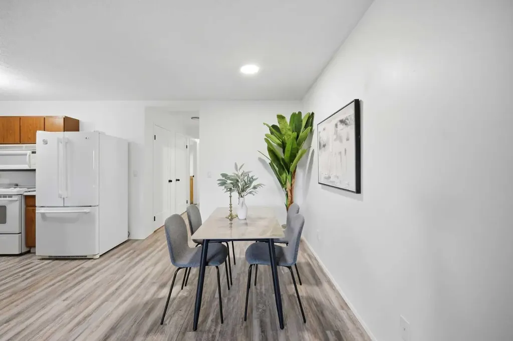 1004 Mckinnon Drive NE Calgary AB T2E 7R8