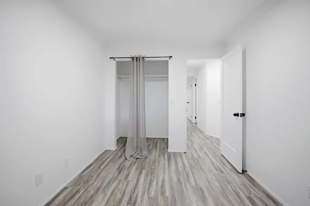 1004 Mckinnon Drive NE Calgary AB T2E 7R8