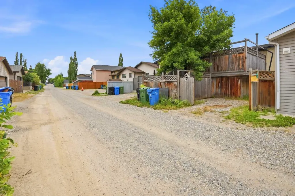 1004 Mckinnon Drive NE Calgary AB T2E 7R8