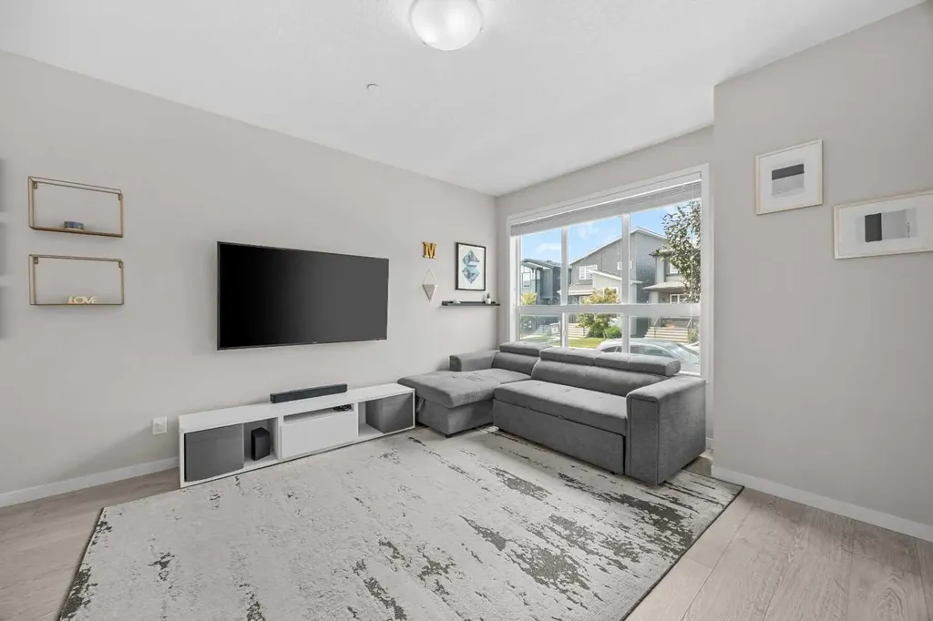 38 Howse Row NE Calgary AB T3P 1A9