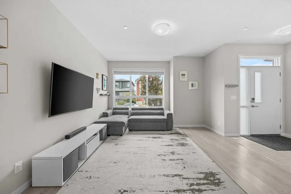 38 Howse Row NE Calgary AB T3P 1A9