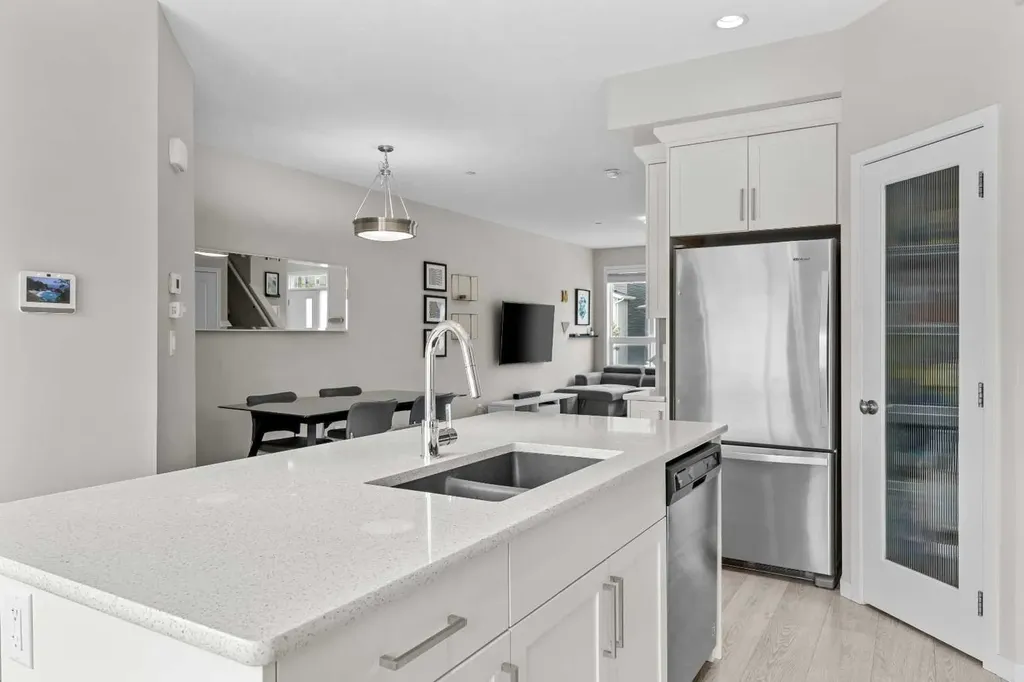 38 Howse Row NE Calgary AB T3P 1A9