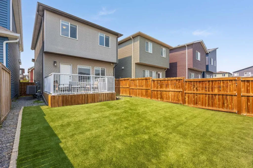 38 Howse Row NE Calgary AB T3P 1A9