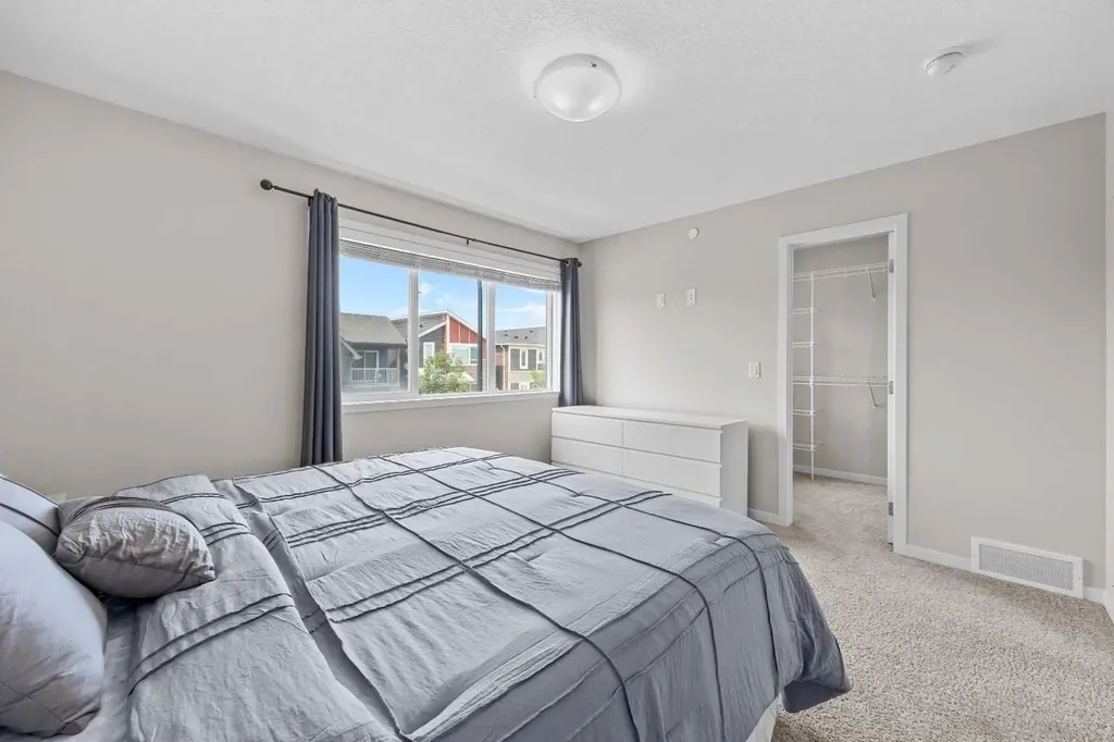 38 Howse Row NE Calgary AB T3P 1A9