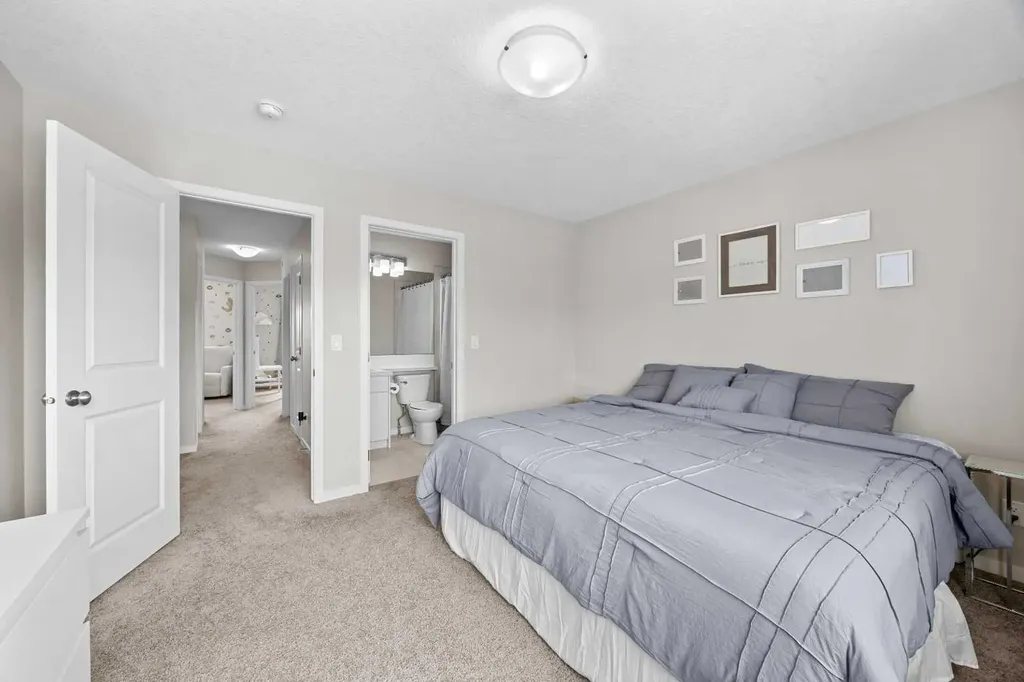 38 Howse Row NE Calgary AB T3P 1A9