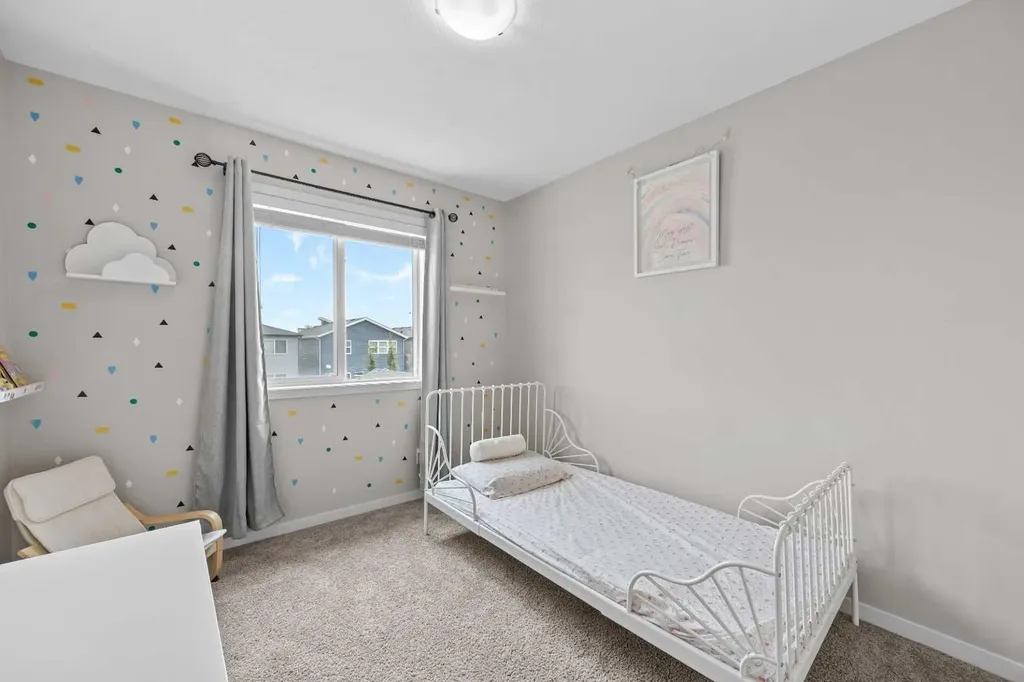 38 Howse Row NE Calgary AB T3P 1A9