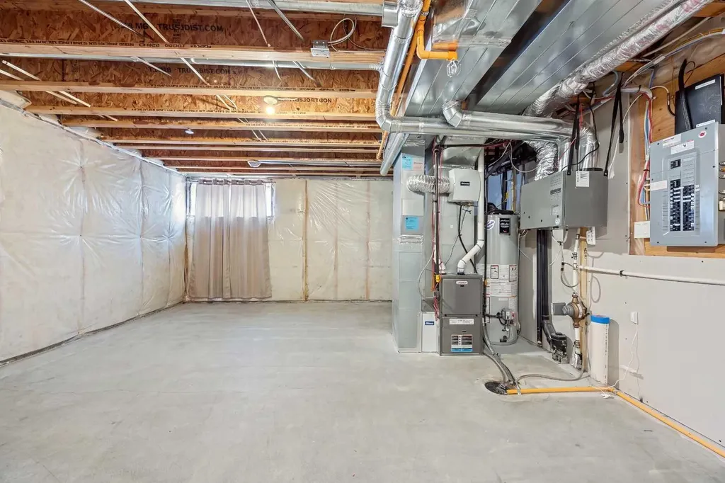 38 Howse Row NE Calgary AB T3P 1A9