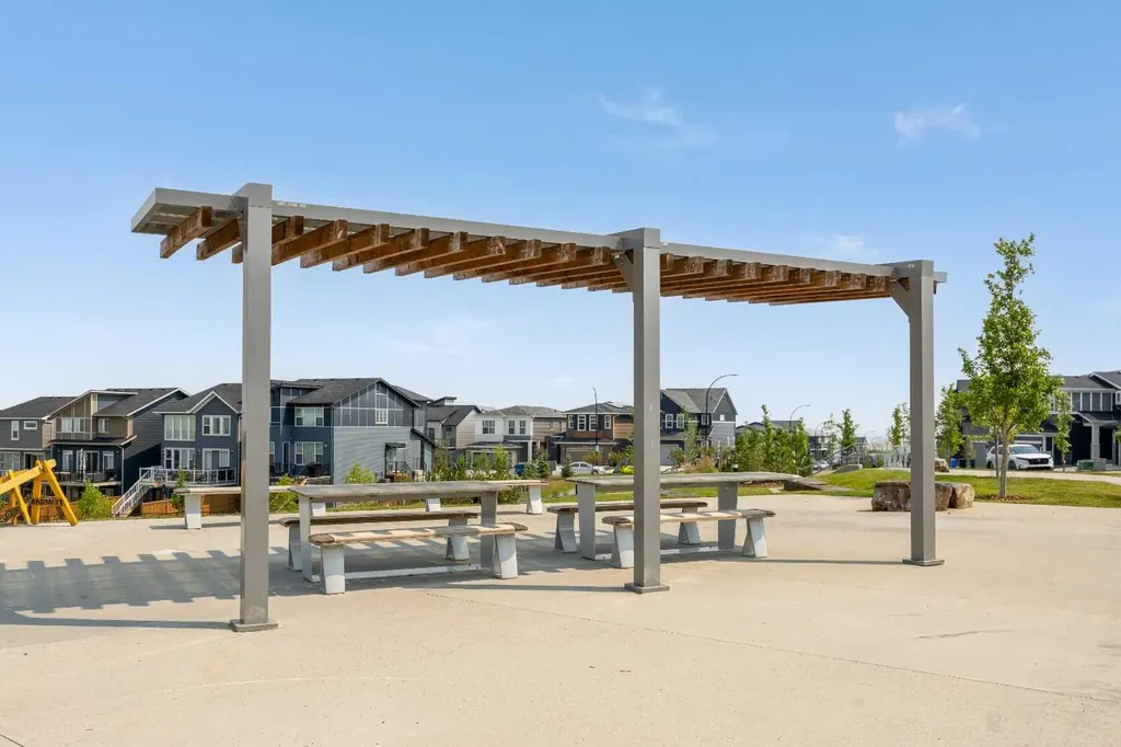 38 Howse Row NE Calgary AB T3P 1A9