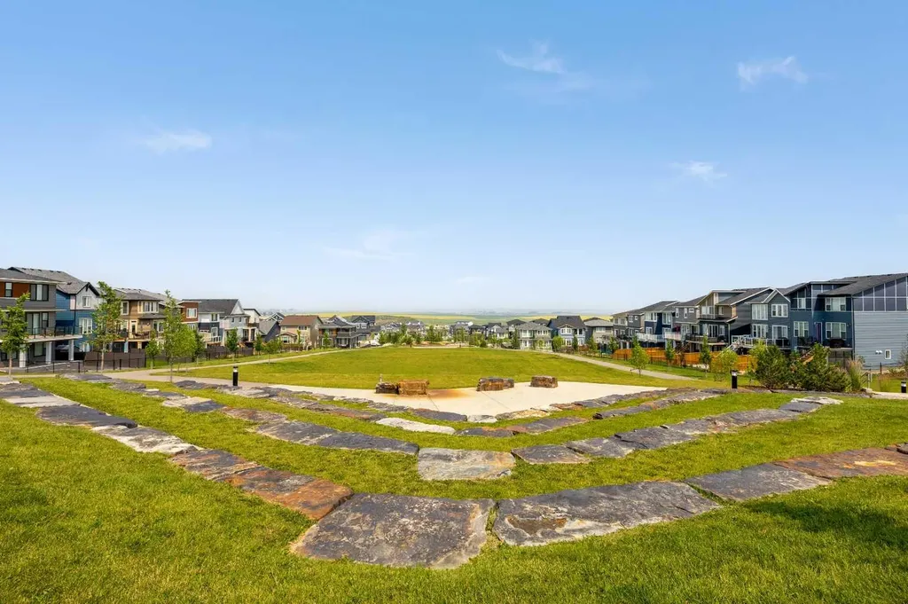38 Howse Row NE Calgary AB T3P 1A9
